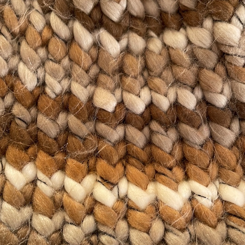 Hand-knitted hat - Picture 3 of 7